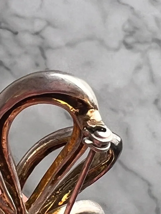 Vintage Abstract Ribbon Swirl Brooch Silver Gold Tone Sculptural Statement Pin - Picture 4 of 4